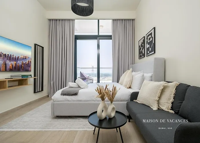 Cozy Studio In Azizi Riviera- Enjoy Modern Comfort