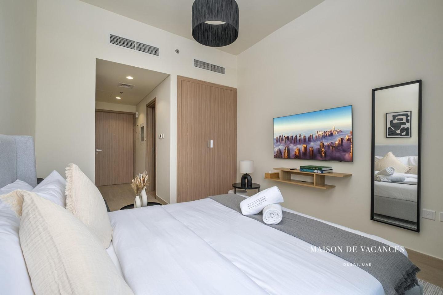 Cozy In Azizi Riviera- Enjoy Modern Comfort * Dubai