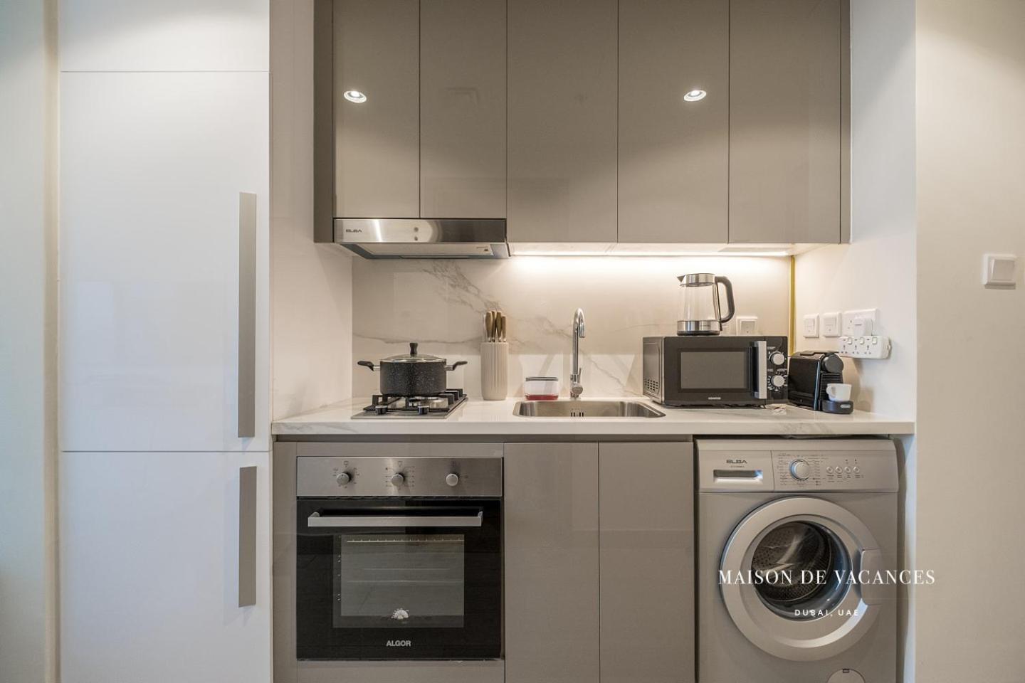 Cozy In Azizi Riviera- Enjoy Modern Comfort Apartment Dubai