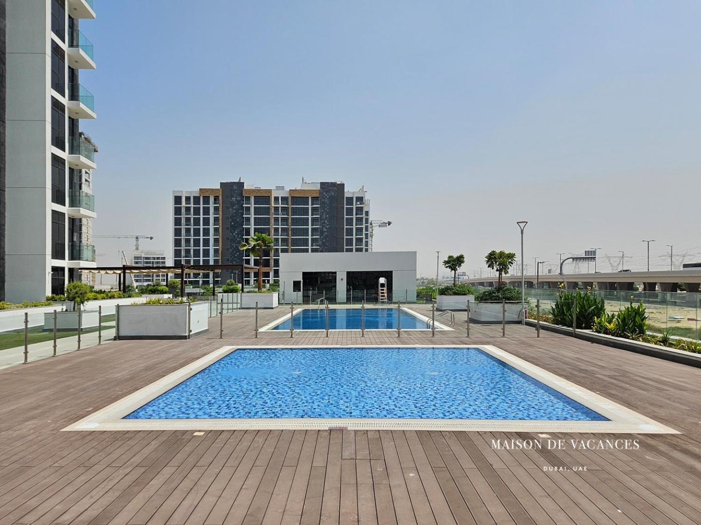 Cozy In Azizi Riviera- Enjoy Modern Comfort Dubai