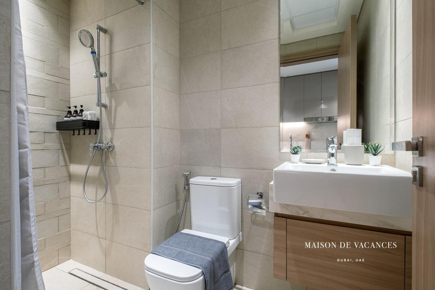 Apartment Cozy In Azizi Riviera- Enjoy Modern Comfort *