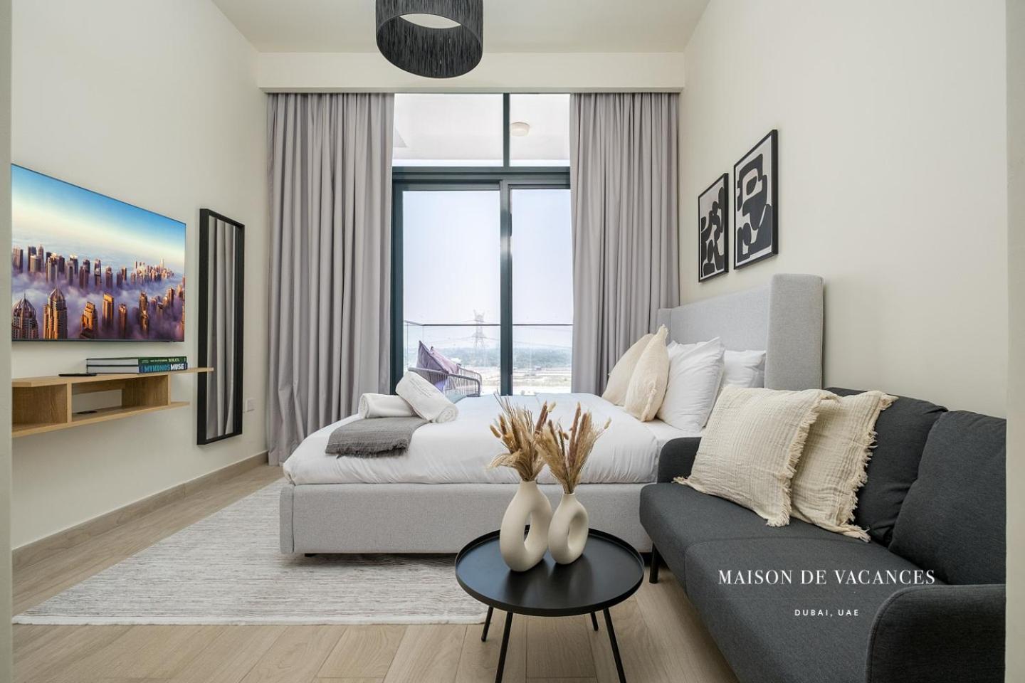 Apartment Cozy In Azizi Riviera- Enjoy Modern Comfort